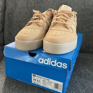 adidas Rivalry Lux Low Men's Sneakers in Beige
